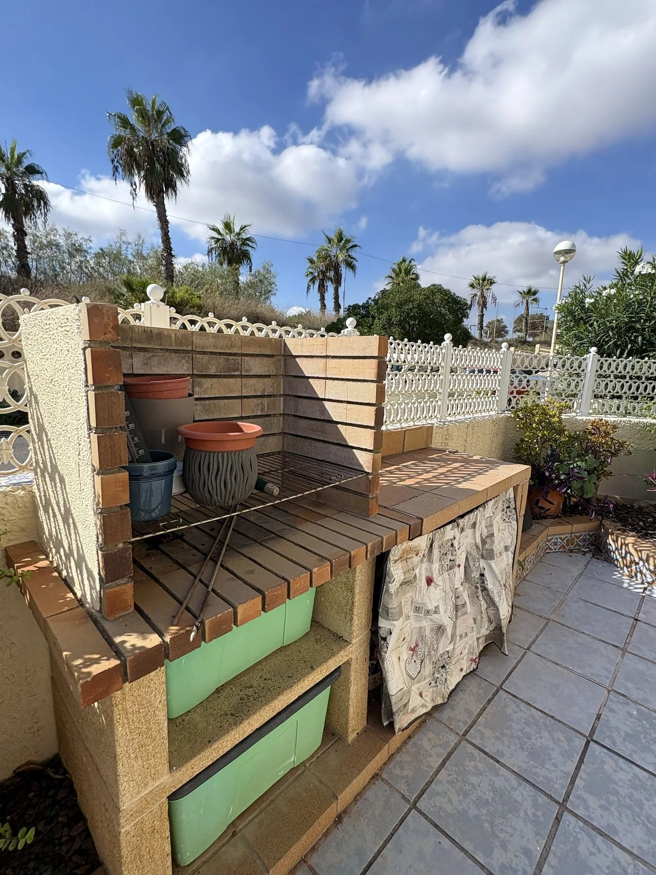 Garden with barbecue area